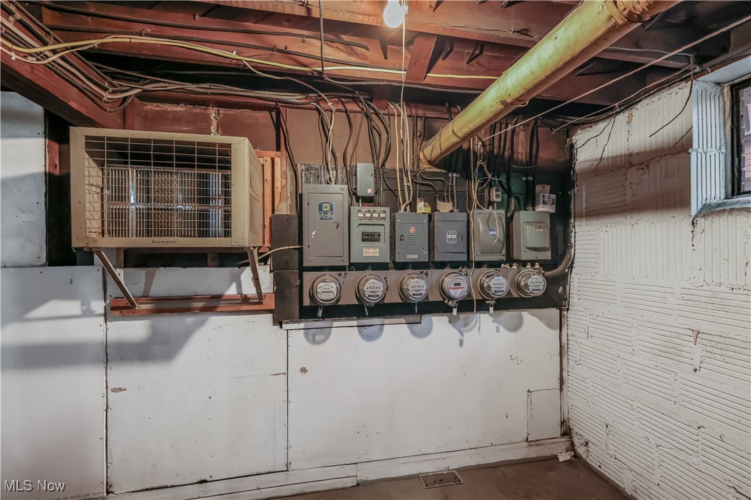 594-598 Blaine Avenue Akron OH 44310