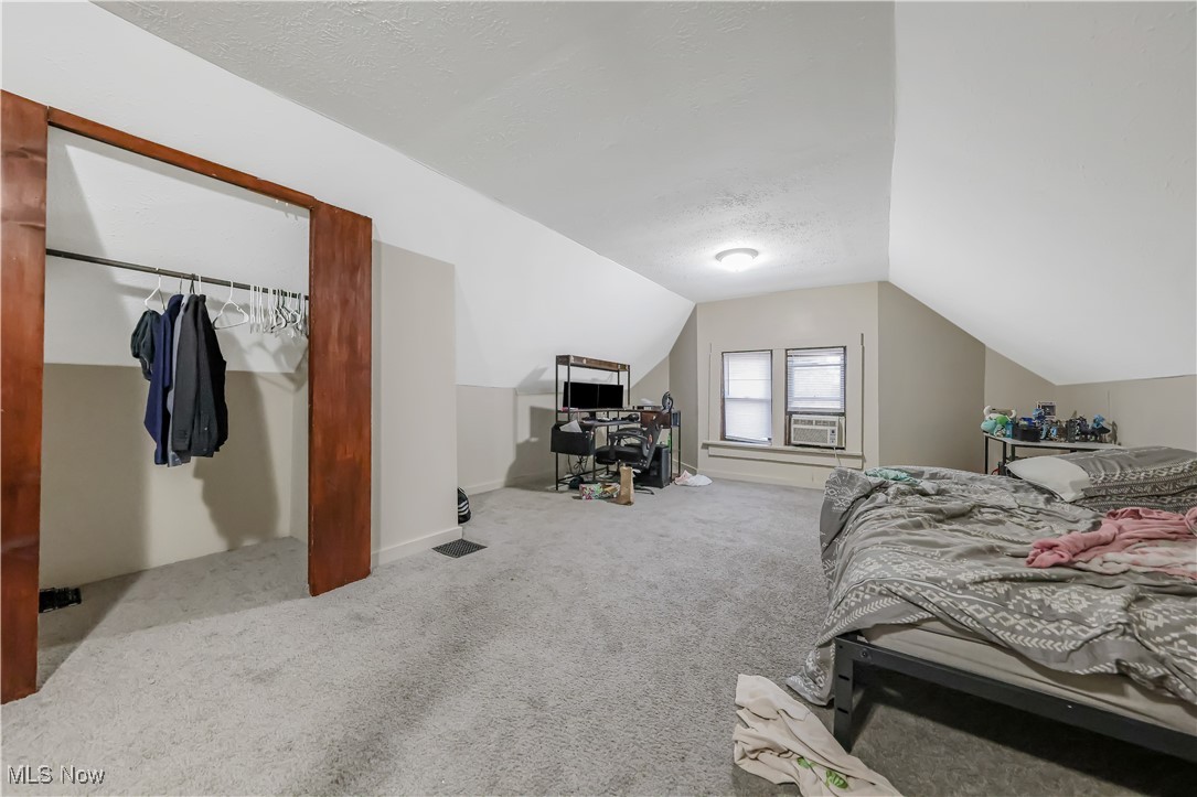 594-598 Blaine Avenue Akron OH 44310