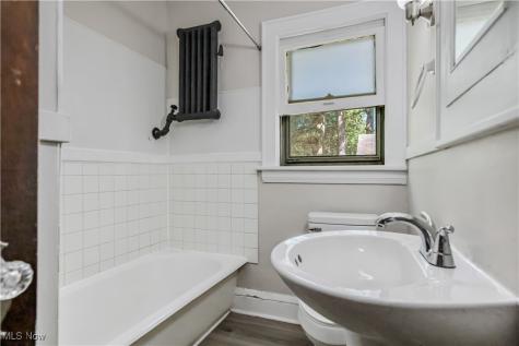 594-598 Blaine Avenue Akron OH 44310