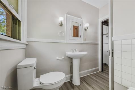 594-598 Blaine Avenue Akron OH 44310