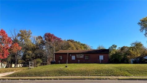 2225 Glenwood Avenue Youngstown OH 44511