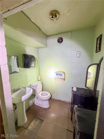 2225 Glenwood Avenue Youngstown OH 44511