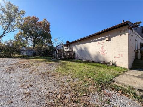 2225 Glenwood Avenue Youngstown OH 44511