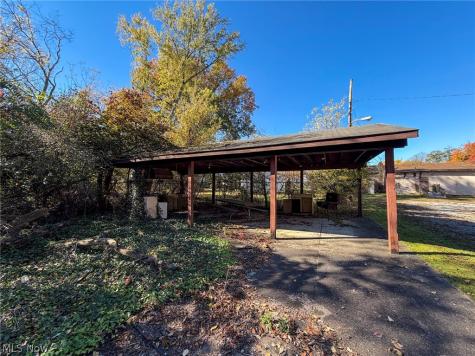 2225 Glenwood Avenue Youngstown OH 44511
