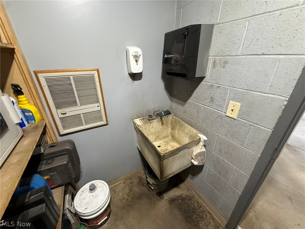 1 Dennison Yard Circle Dennison OH 44621