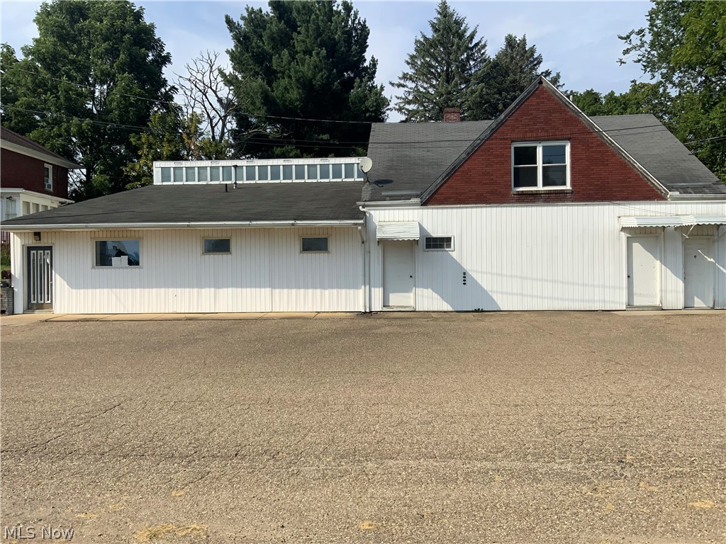 30 Cecil Street NE Navarre OH 44662