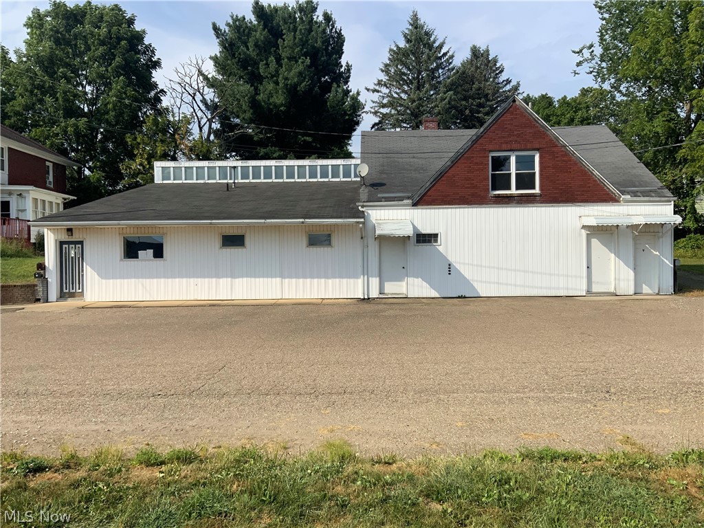 30 Cecil Street NE Navarre OH 44662