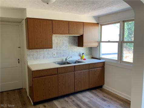 30 Cecil Street NE Navarre OH 44662