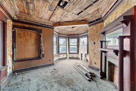 5217 Broadway Avenue Cleveland OH 44127