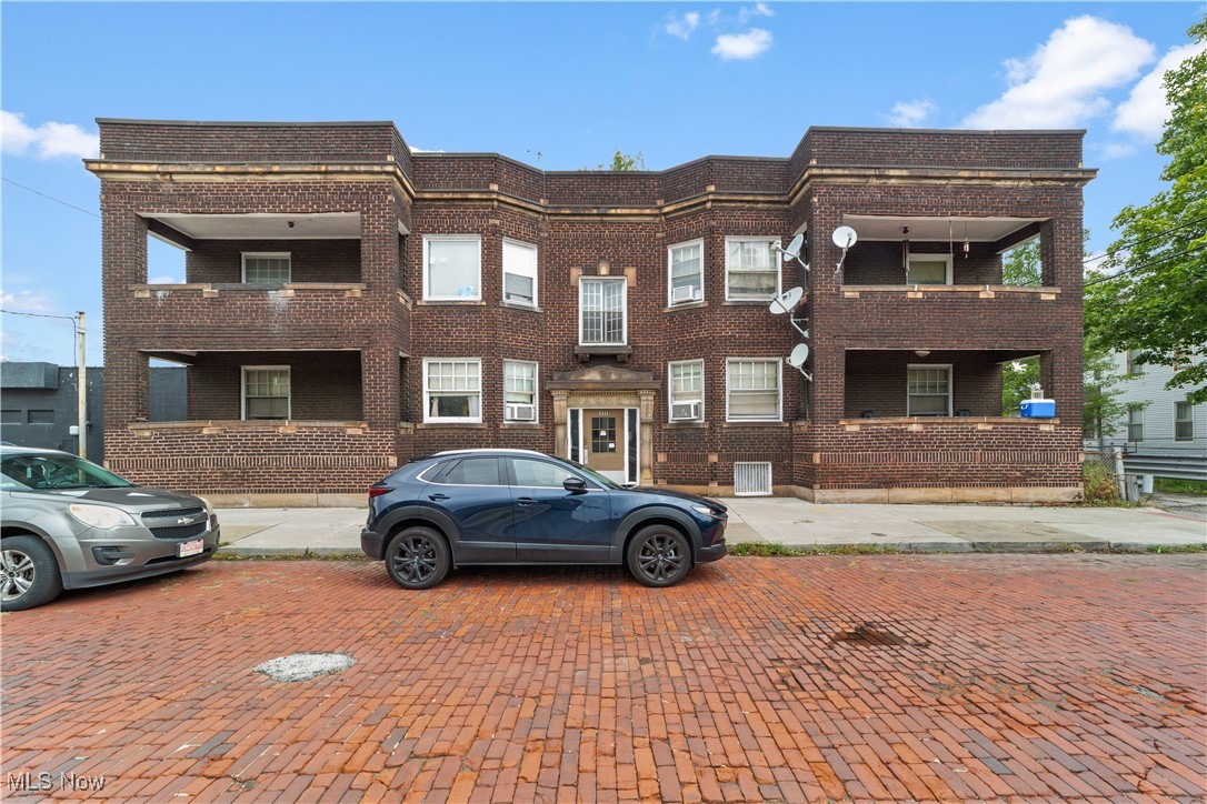 5217 Broadway Avenue Cleveland OH 44127