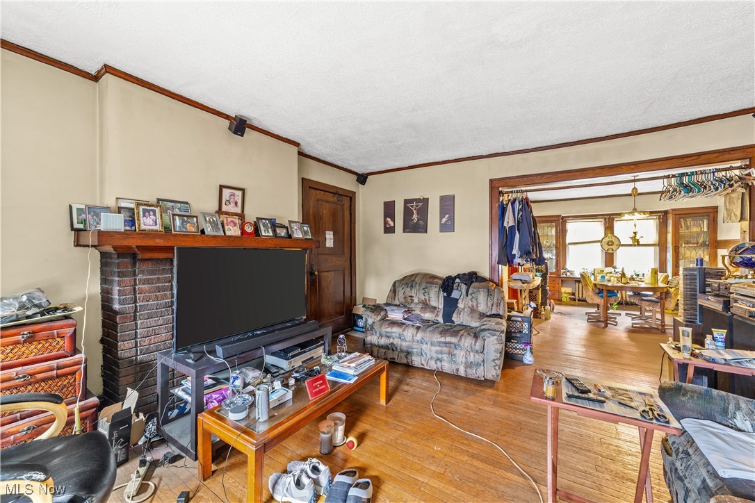 5217 Broadway Avenue Cleveland OH 44127