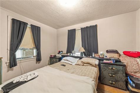 5217 Broadway Avenue Cleveland OH 44127