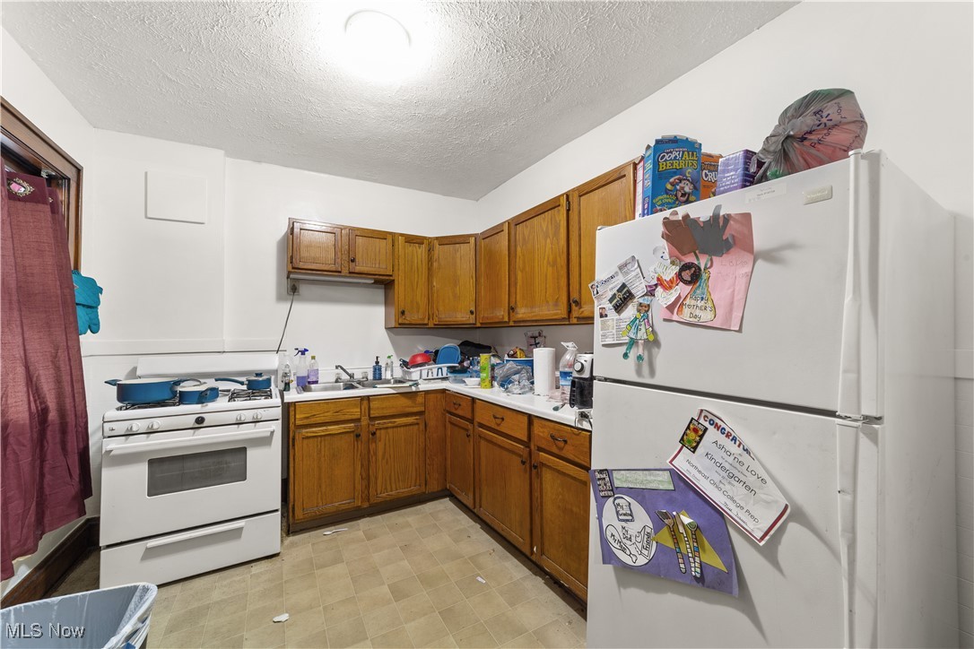 5217 Broadway Avenue Cleveland OH 44127