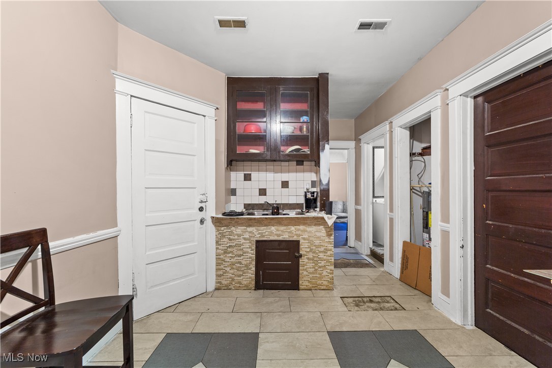 5217 Broadway Avenue Cleveland OH 44127