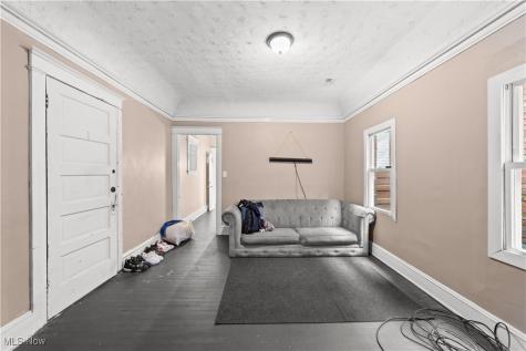 5217 Broadway Avenue Cleveland OH 44127