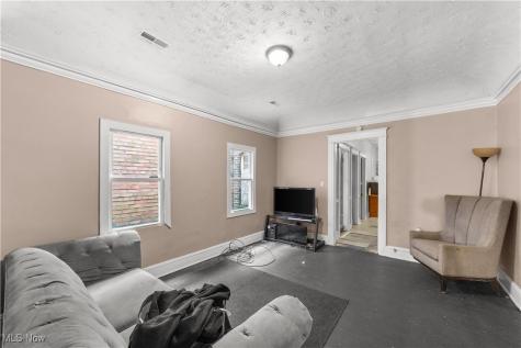 5217 Broadway Avenue Cleveland OH 44127