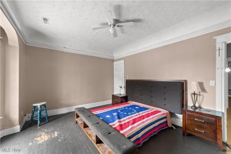 5217 Broadway Avenue Cleveland OH 44127