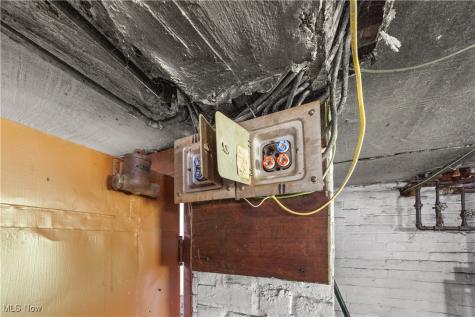 5217 Broadway Avenue Cleveland OH 44127