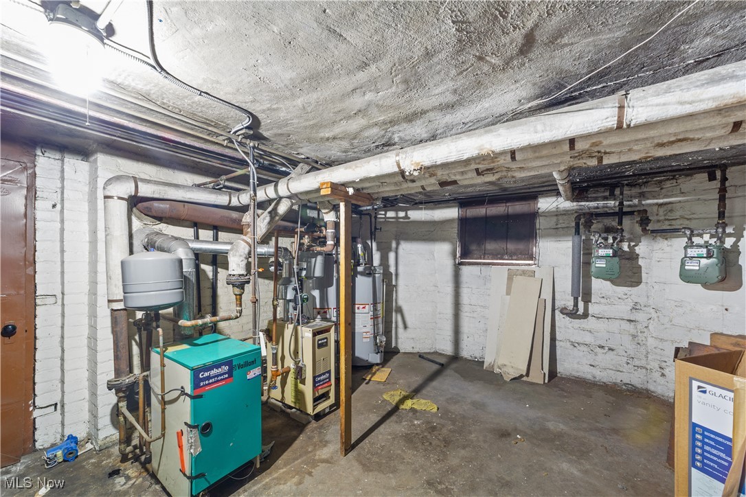 5217 Broadway Avenue Cleveland OH 44127