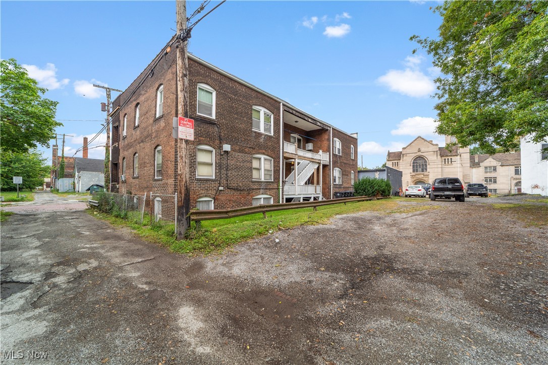 5217 Broadway Avenue Cleveland OH 44127