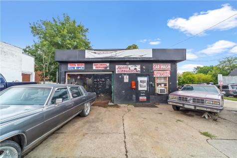 5217 Broadway Avenue Cleveland OH 44127