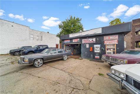 5217 Broadway Avenue Cleveland OH 44127