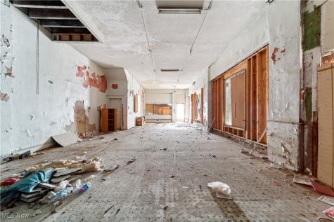 5217 Broadway Avenue Cleveland OH 44127