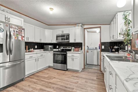 6157 Alliance Road NW Malvern OH 44644