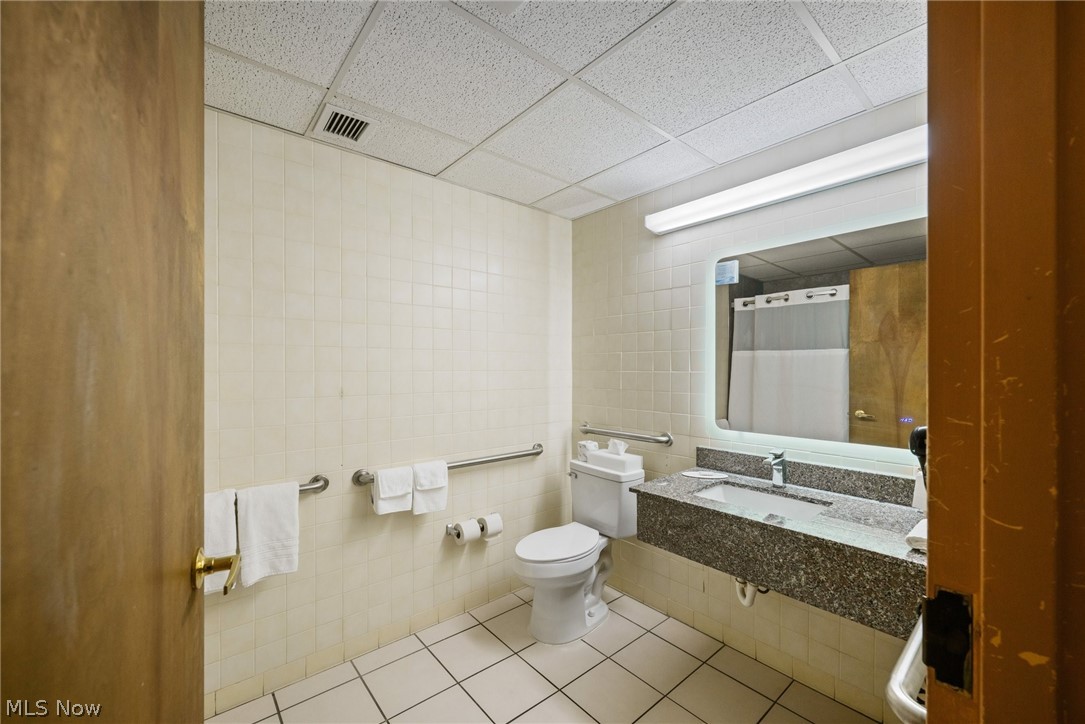 1704 E Perry Street Port Clinton OH 43452
