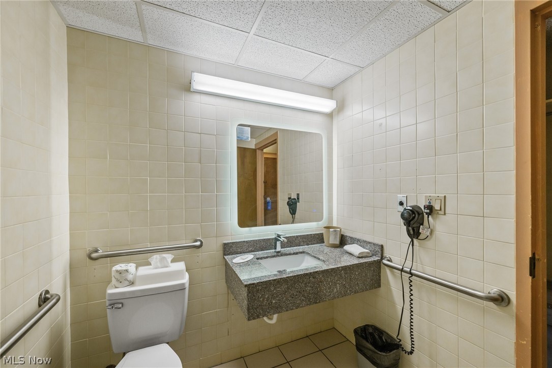 1704 E Perry Street Port Clinton OH 43452