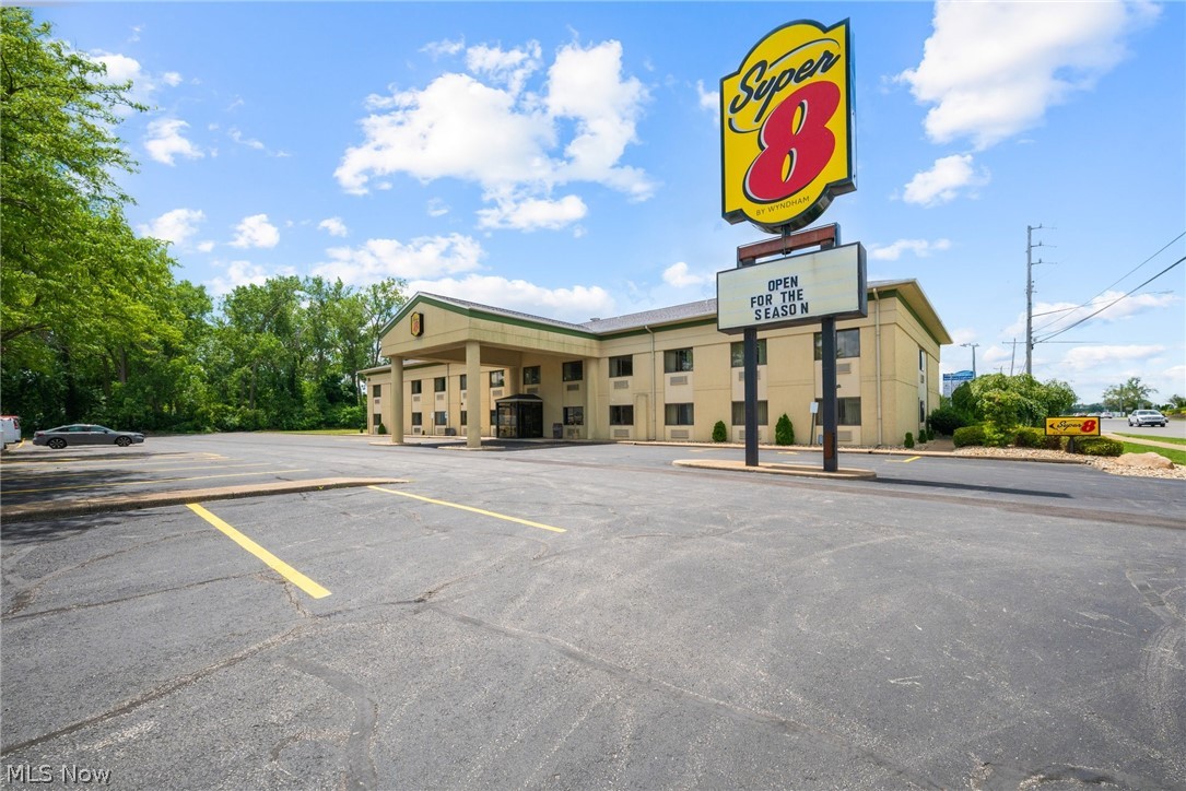 1704 E Perry Street Port Clinton OH 43452