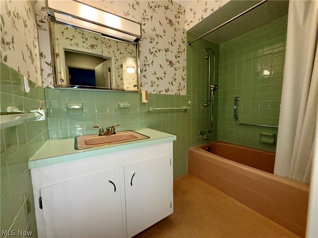 805 Denman Avenue Coshocton OH 43812