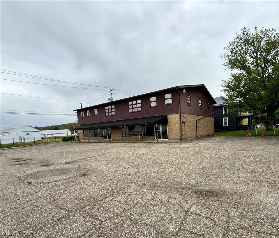 805 Denman Avenue Coshocton OH 43812