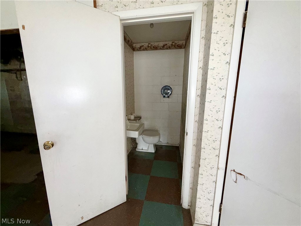 805 Denman Avenue Coshocton OH 43812