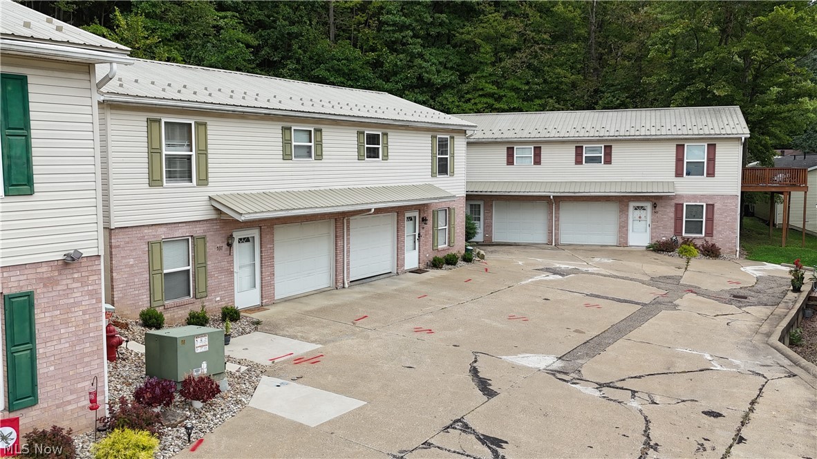 527 Ridge Avenue NE New Philadelphia OH 44663
