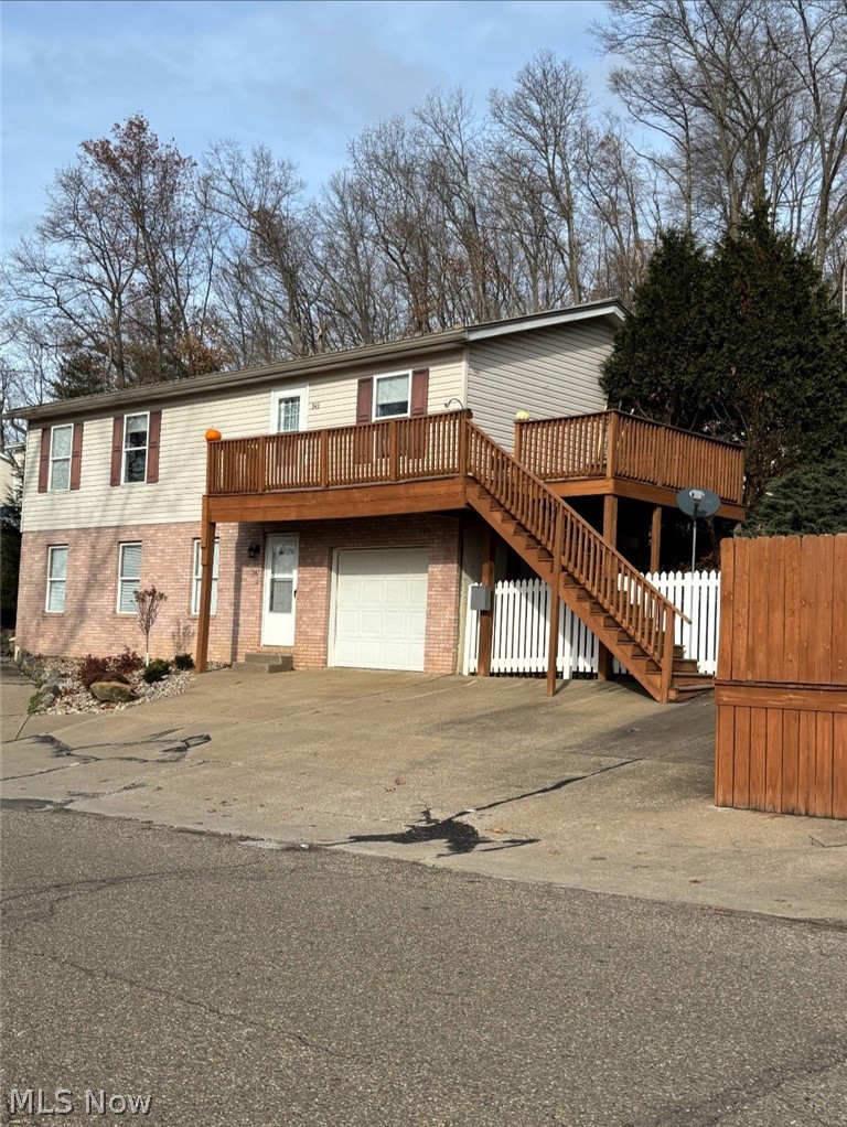 527 Ridge Avenue NE New Philadelphia OH 44663