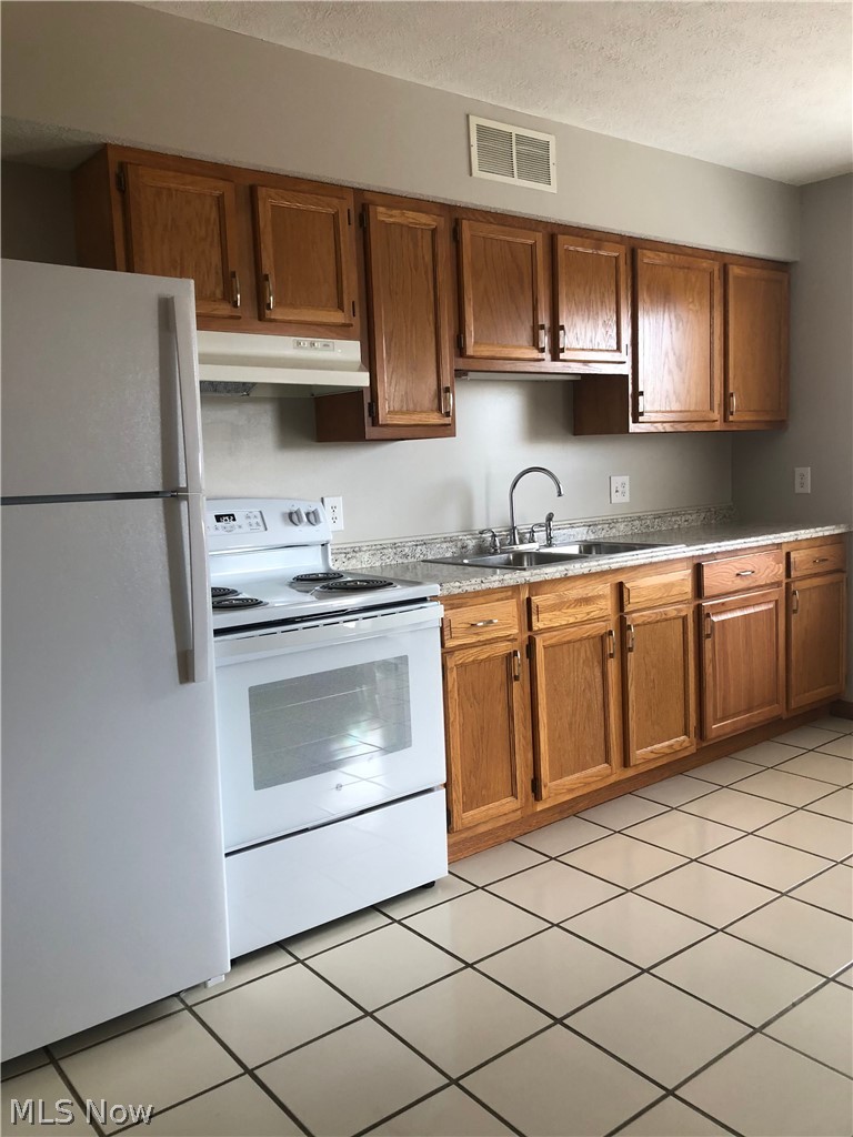 527 Ridge Avenue NE New Philadelphia OH 44663