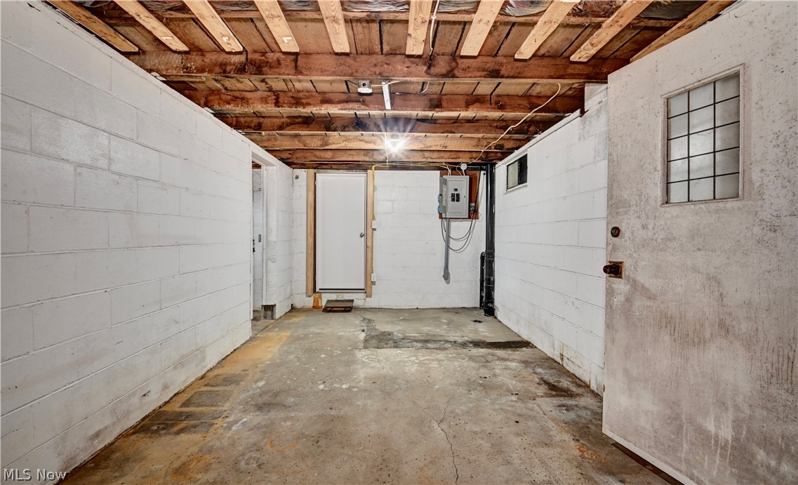 12870 Lincoln Street SE Paris OH 44669