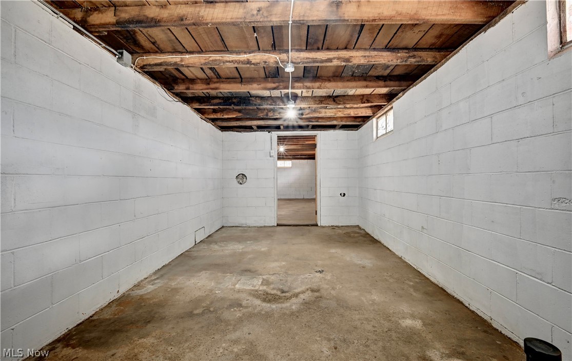 12870 Lincoln Street SE Paris OH 44669