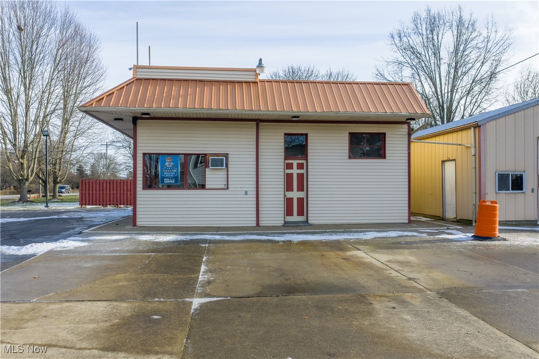 1414 E High Avenue New Philadelphia OH 44663