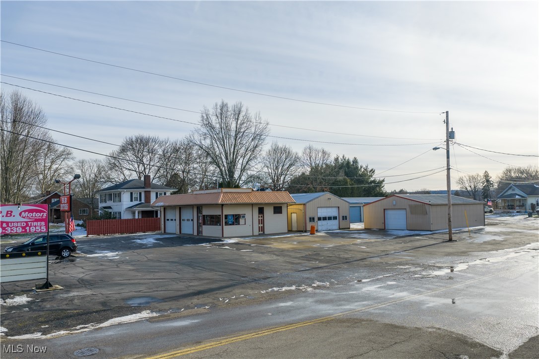 1414 E High Avenue New Philadelphia OH 44663