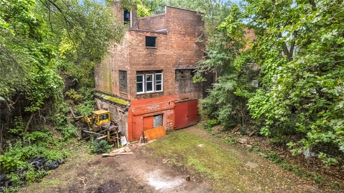 2908 Barber Avenue Cleveland OH 44113