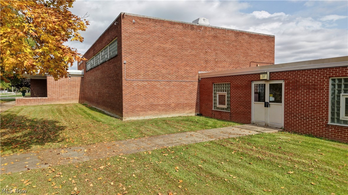 299 School Street Killbuck OH 44637