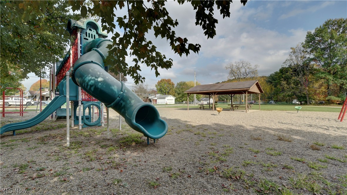 299 School Street Killbuck OH 44637