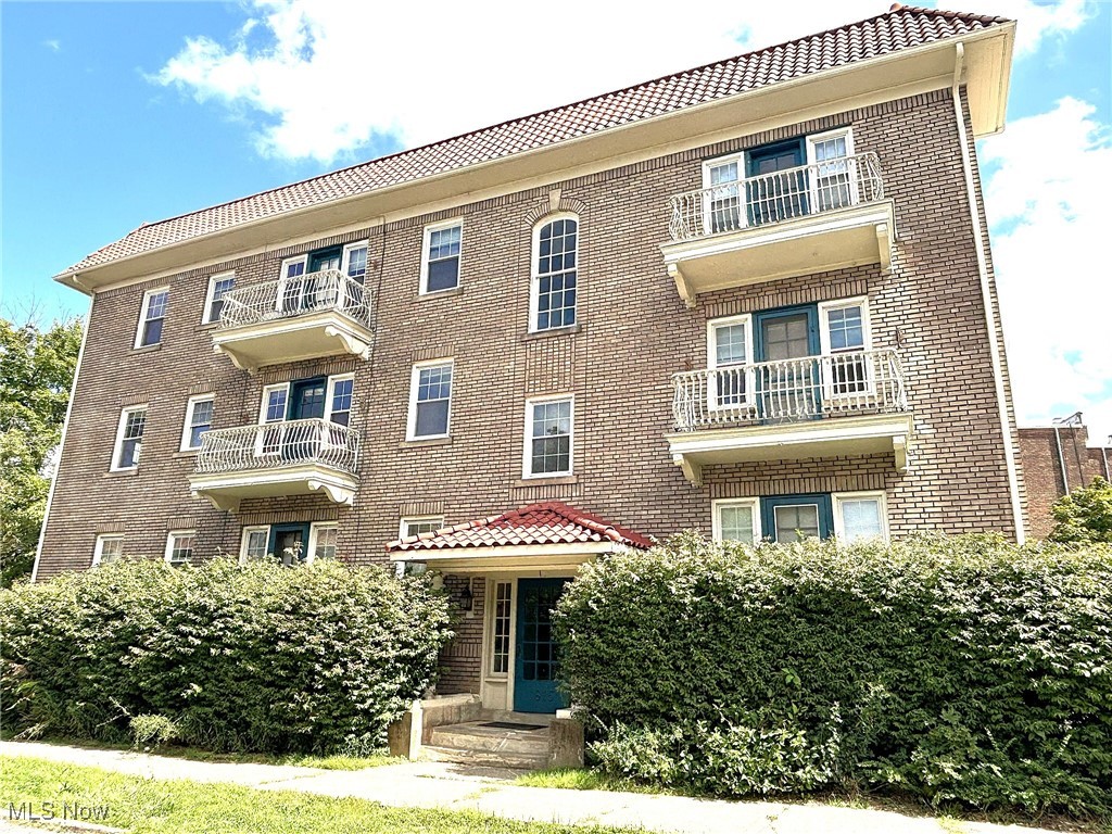 1615 Ridgefield Road Cleveland Heights OH 44118