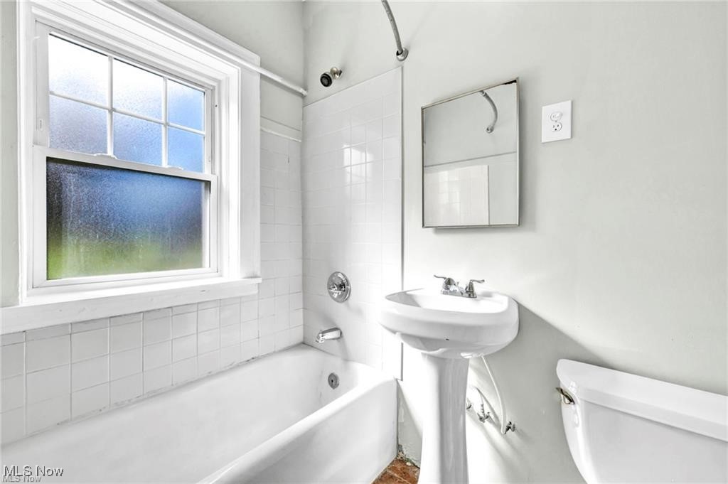 1615 Ridgefield Road Cleveland Heights OH 44118