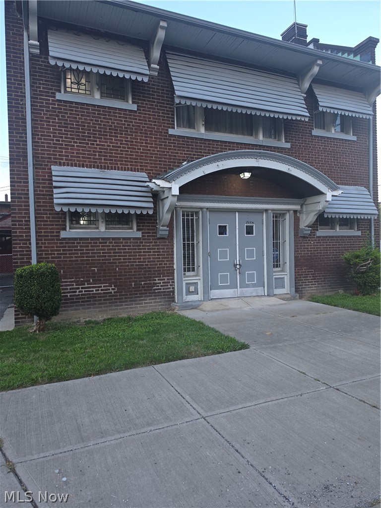 5337 Dolloff Road Cleveland OH 44127