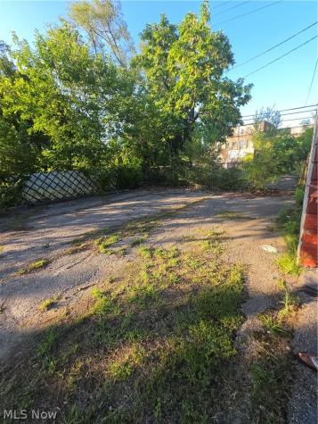 5337 Dolloff Road Cleveland OH 44127