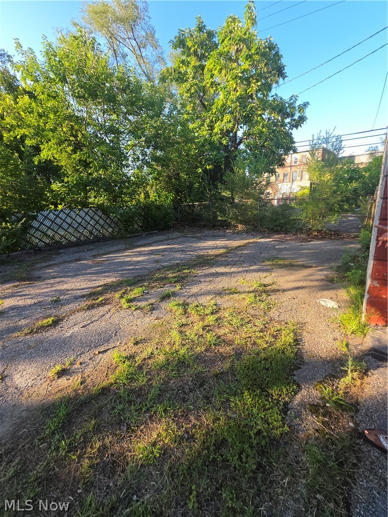 5337 Dolloff Road Cleveland OH 44127