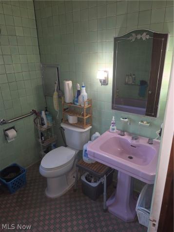 5337 Dolloff Road Cleveland OH 44127